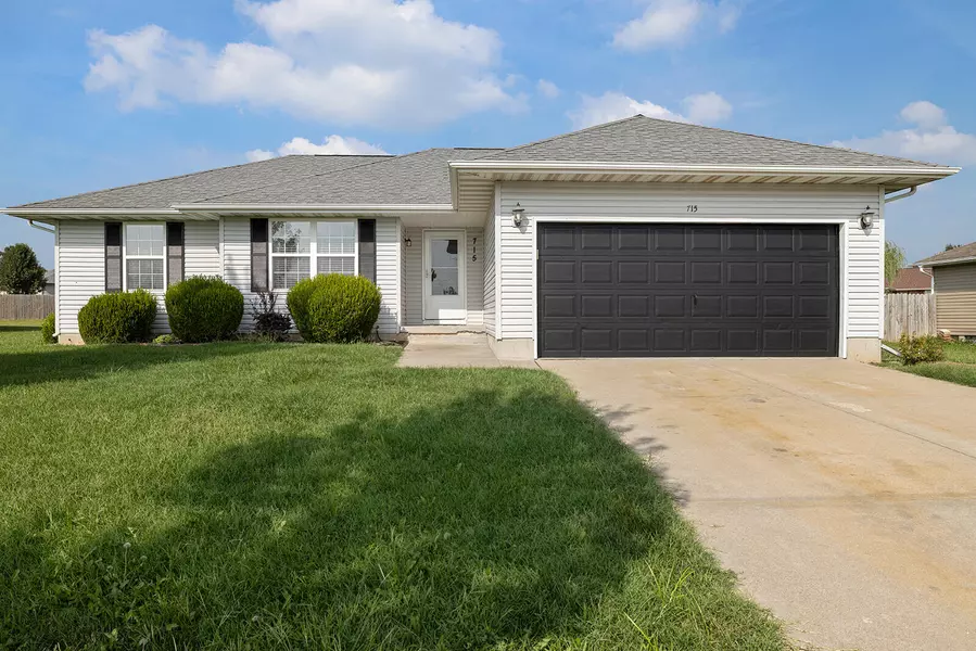 715 Woodlawn ST, Marshfield, MO 65706