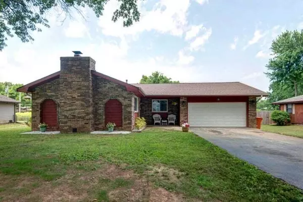 201 E Jewell ST, Republic, MO 65738