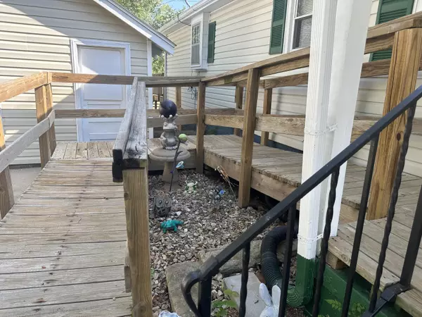 El Dorado Springs, MO 64744,203 E Poplar ST