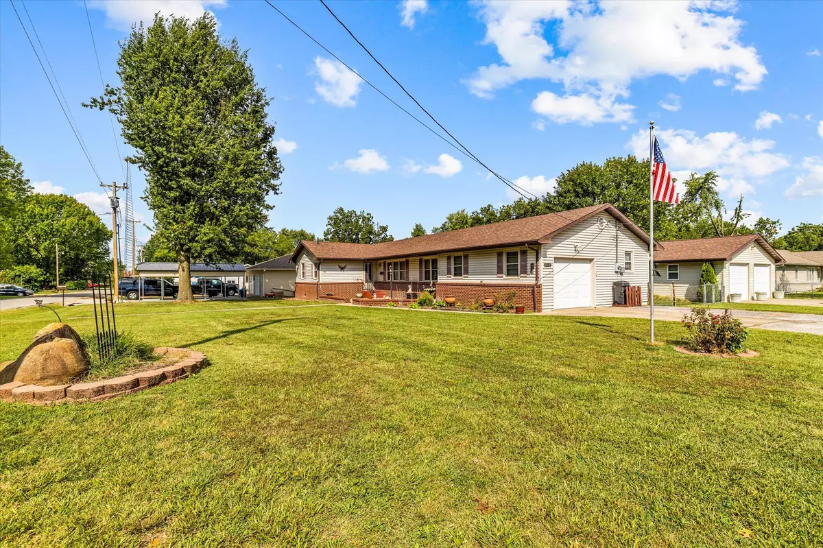 Lockwood, MO 65682,204 E 15th ST
