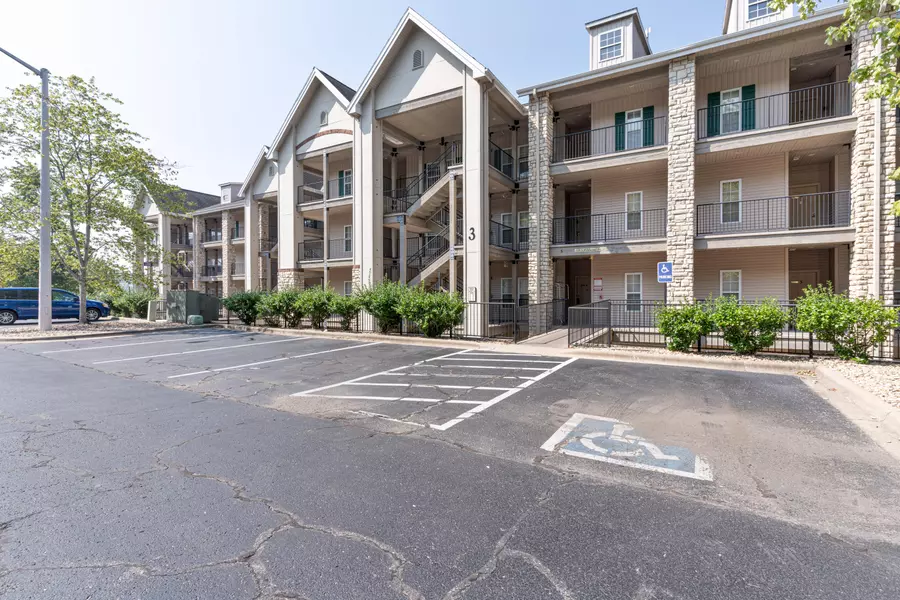 330 S Wildwood DR #4, Branson, MO 65616