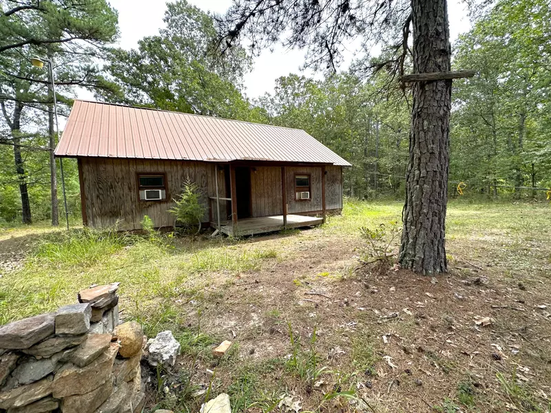 9300 Lynch Drive, Bucyrus, MO 65444