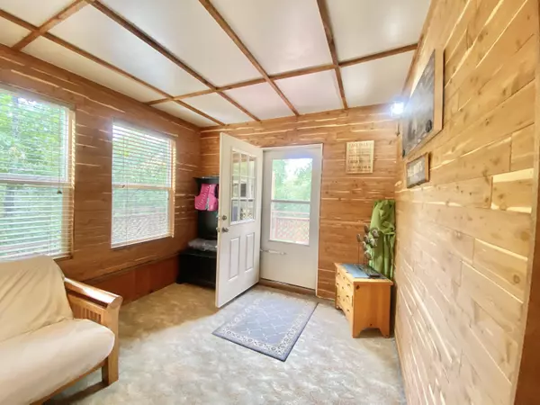 Eagle Rock, MO 65641,18459 Cougar