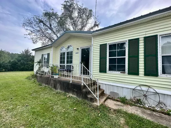 Raymondville, MO 65555,9185 Splitlimb RD