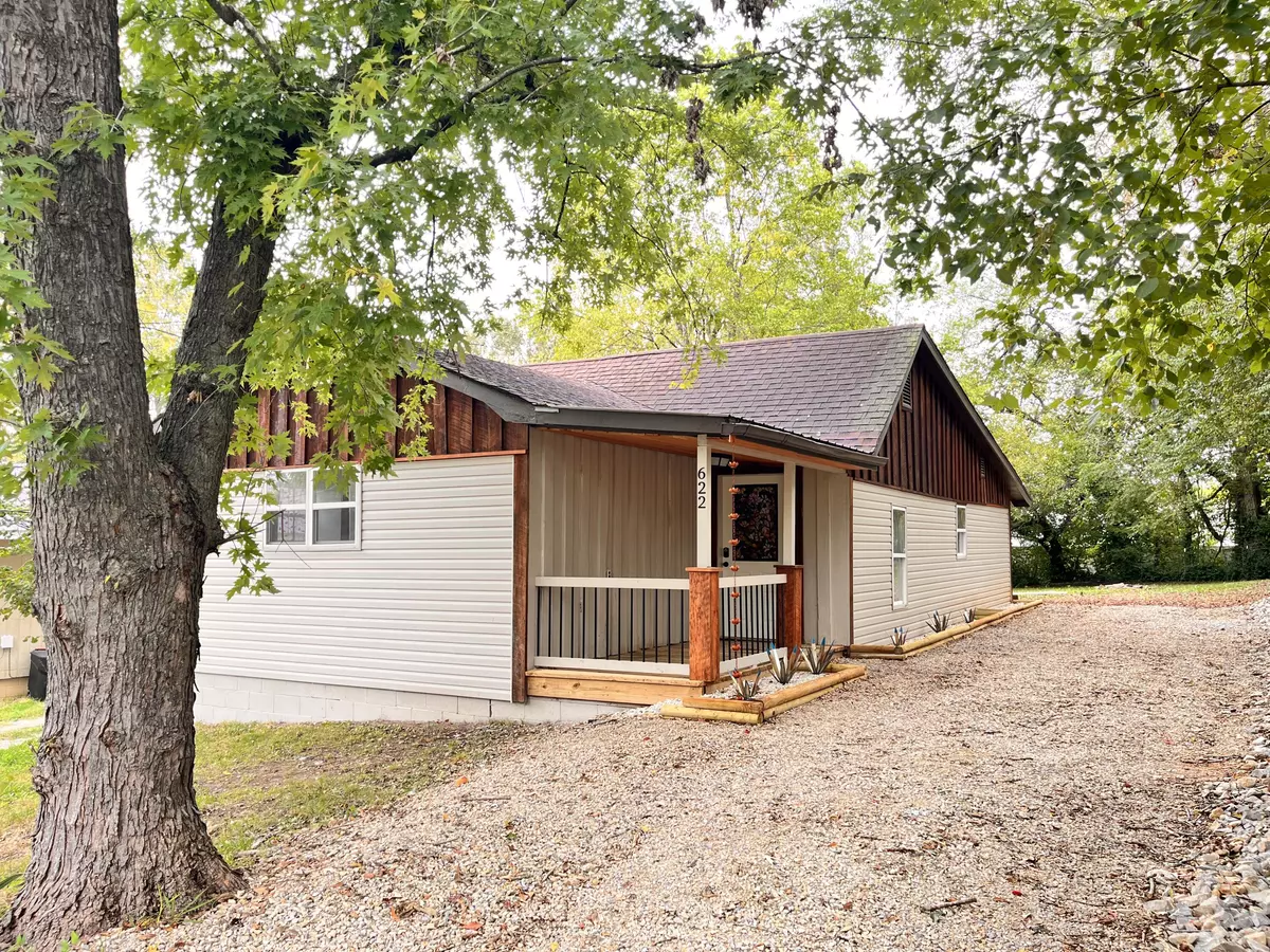 Thayer, MO 65791,622 N 9th ST