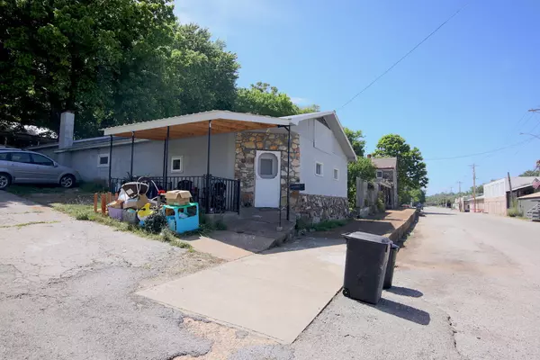 303 Front ST, Thayer, MO 65791