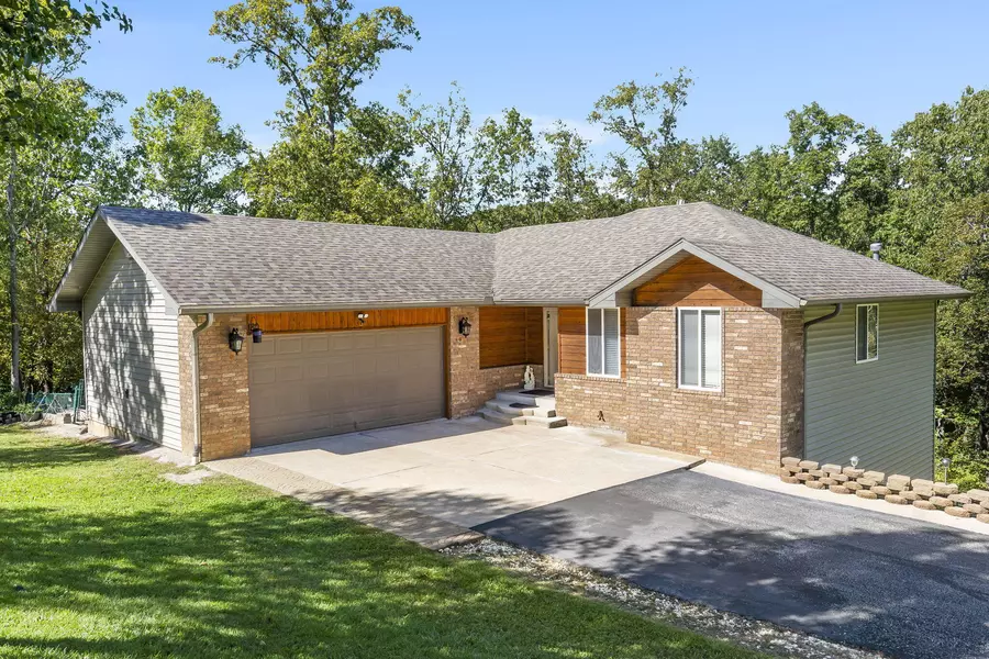 180 Canyon Forest CIR, Kimberling City, MO 65686