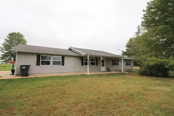 42 Mount Plesant LN, Elkland, MO 65644