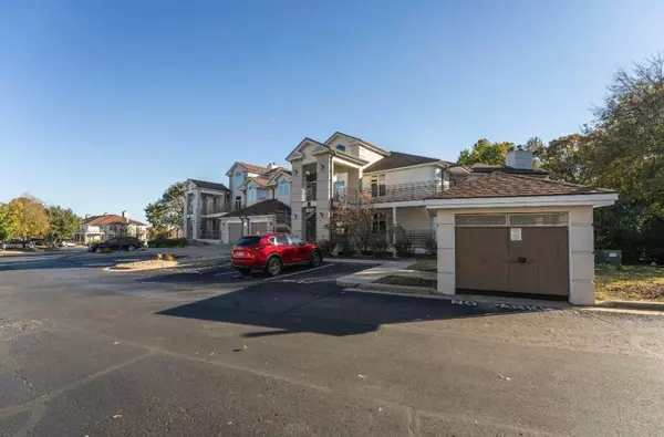 Branson, MO 65616,106 Oxford DR #6-4
