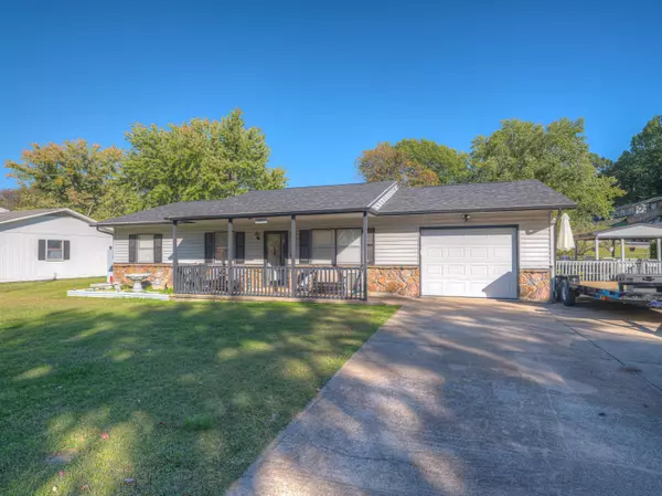 1803 S Garland Douglas DR, Neosho, MO 64850