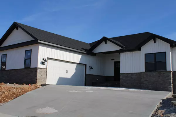 1504 W Ragweed CT, Ozark, MO 65721