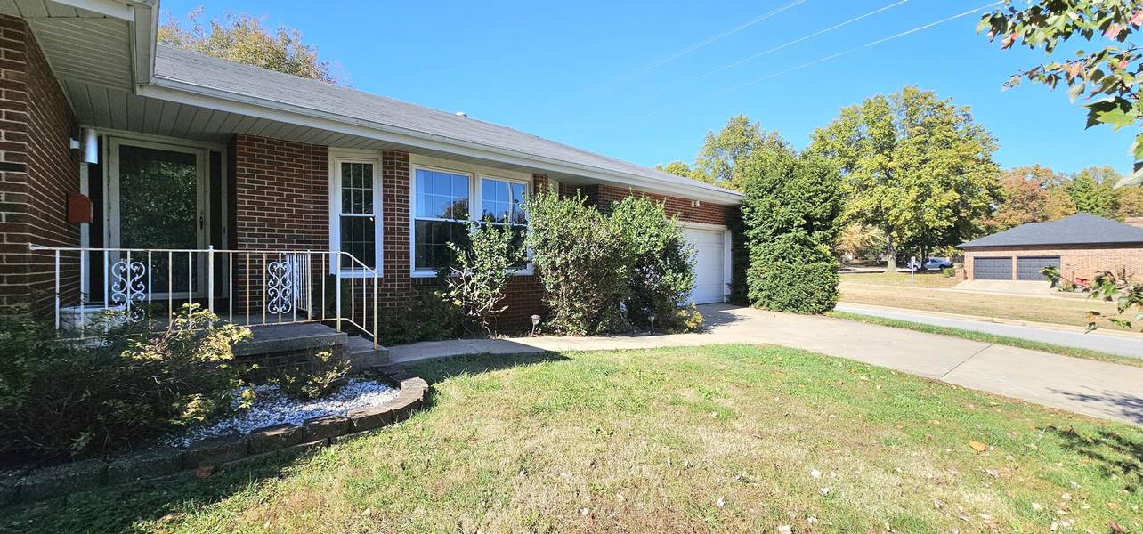 3155 S Valley View AVE, Springfield, MO 65804