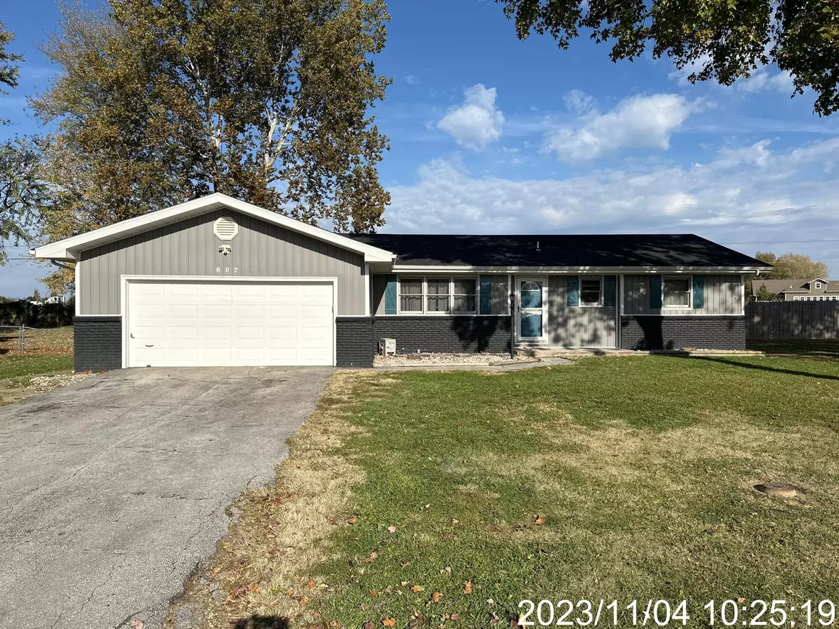 Strafford, MO 65757,607 W Black Oak ST