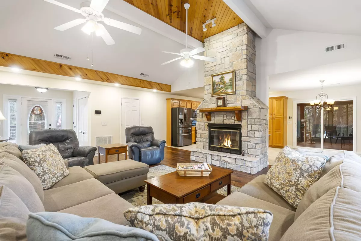 Kimberling City, MO 65686,104 Oak DR