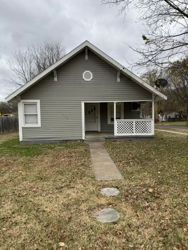 1926 W Elm ST, Springfield, MO 65806