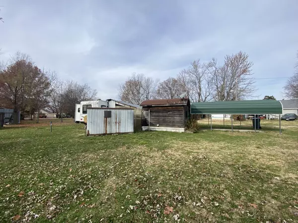 Miller, MO 65707,303 N Davis AVE