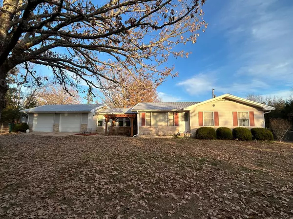 306 State Route 17, Mountain View, MO 65548