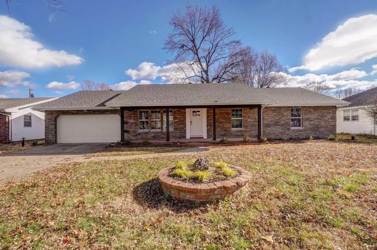 Springfield, MO 65804,1960 E Meadow DR