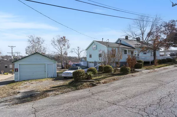 Branson, MO 65616,215 W Pacific ST