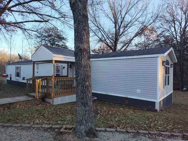 24636 Whispering Oak RD, Hermitage, MO 65668