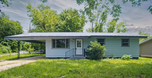 260 Clark ST, Ellington, MO 63638