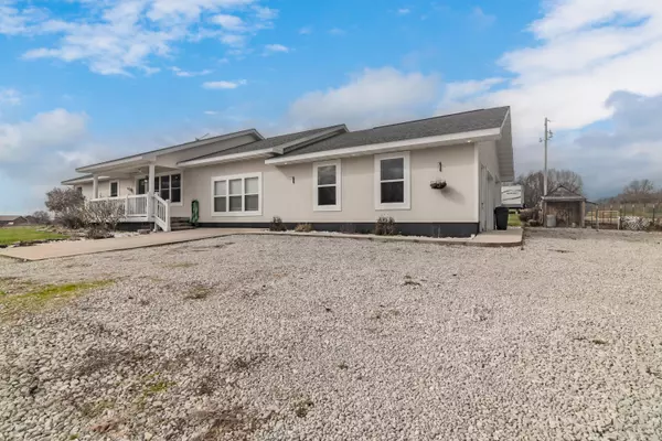 Ava, MO 65608,10645 County Road Kk-404