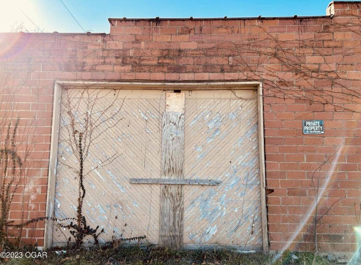 Noel, MO 64854,102 N Railroad ST