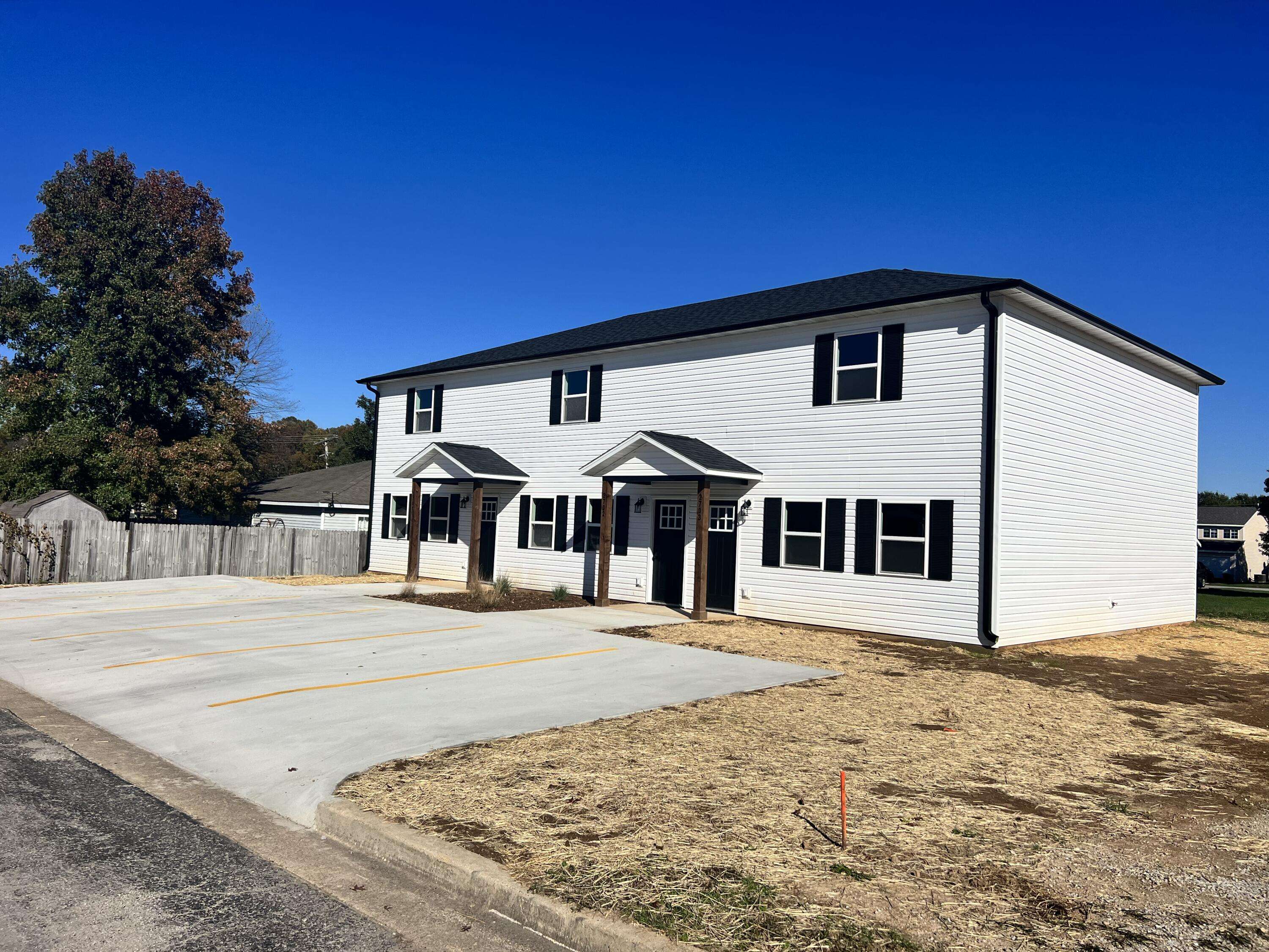 2700 Burke AVE #1301, 1302, 1303, West Plains, MO 65775