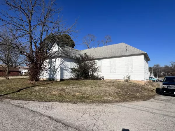 Willow Springs, MO 65793,308 E Main ST