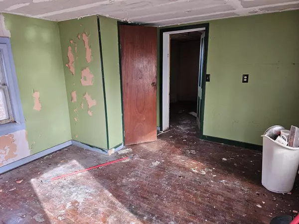 Goodman, MO 64843,214 N Ozark Trail TRL