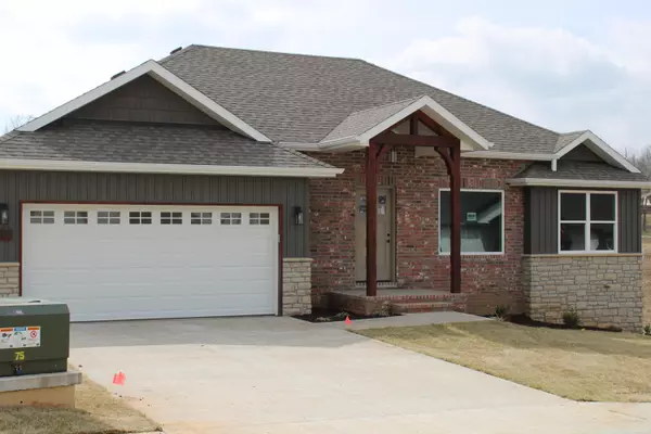 1506 W Ragweed CT, Ozark, MO 65721