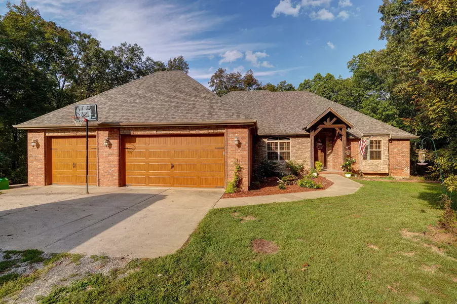 166 Bob Roy DR, Clever, MO 65631