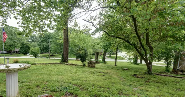 1529 S Charing AVE, Springfield, MO 65809