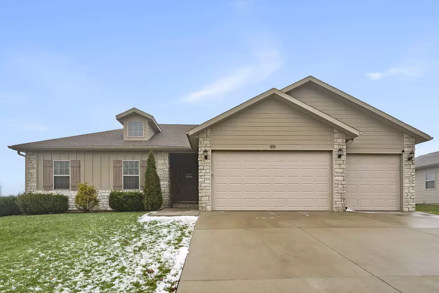 105 Three Pines CIR, Reeds Spring, MO 65737
