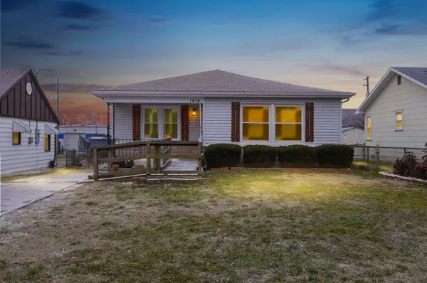 1414 W Poplar ST, Springfield, MO 65802