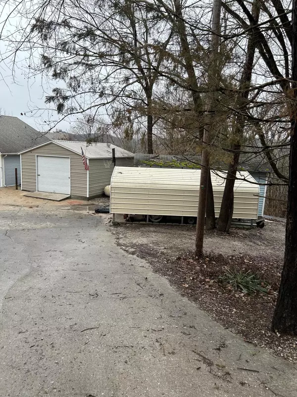 Cape Fair, MO 65624,307 Cottage LN