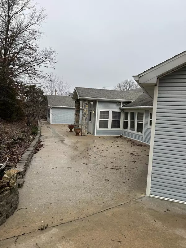 Cape Fair, MO 65624,307 Cottage LN