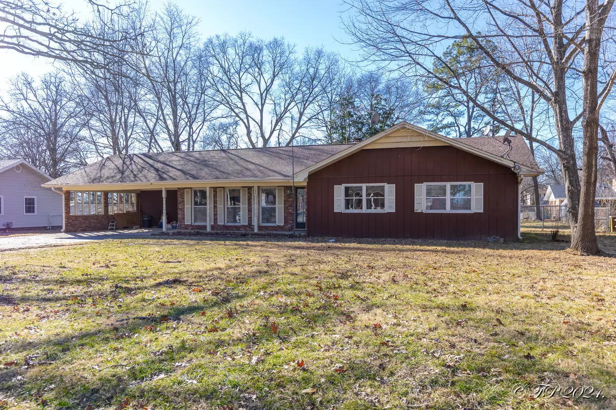 West Plains, MO 65775,2823 Laurie Ave