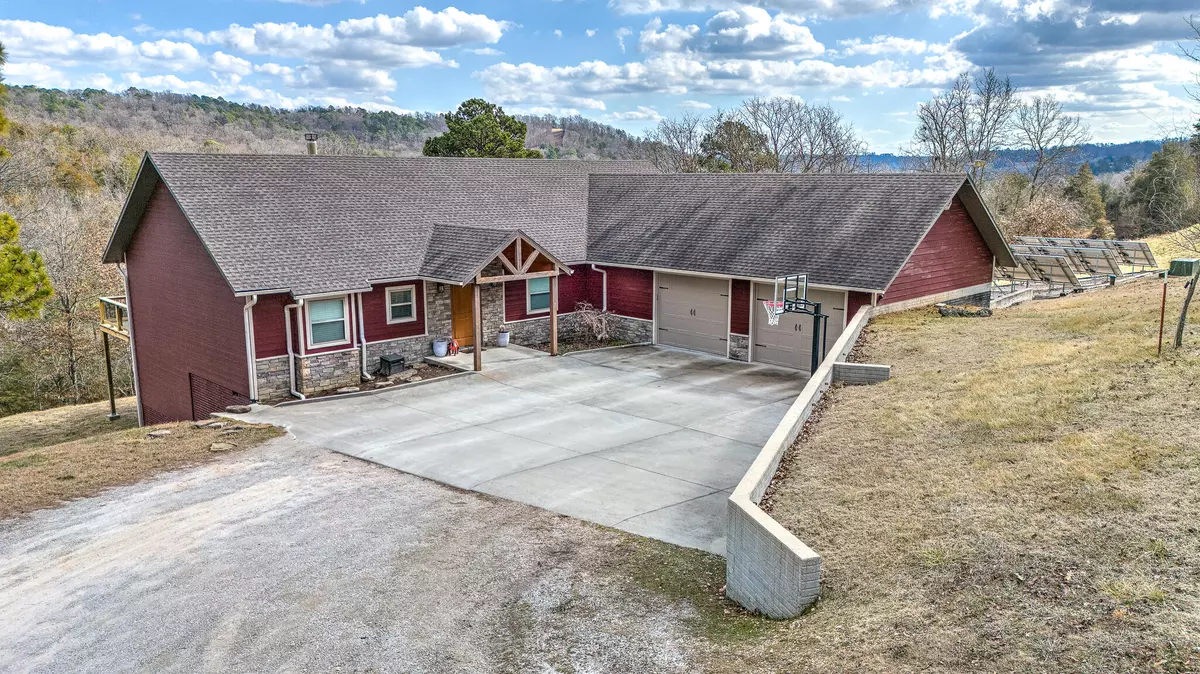 Eureka Springs, AR 72632,563 County Road 301