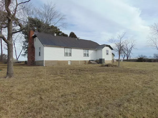 Washburn, MO 65772,22132 Farm Road 1060