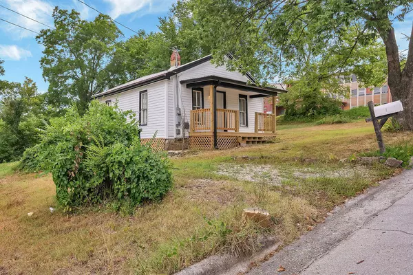 Branson, MO 65616,416 W College ST