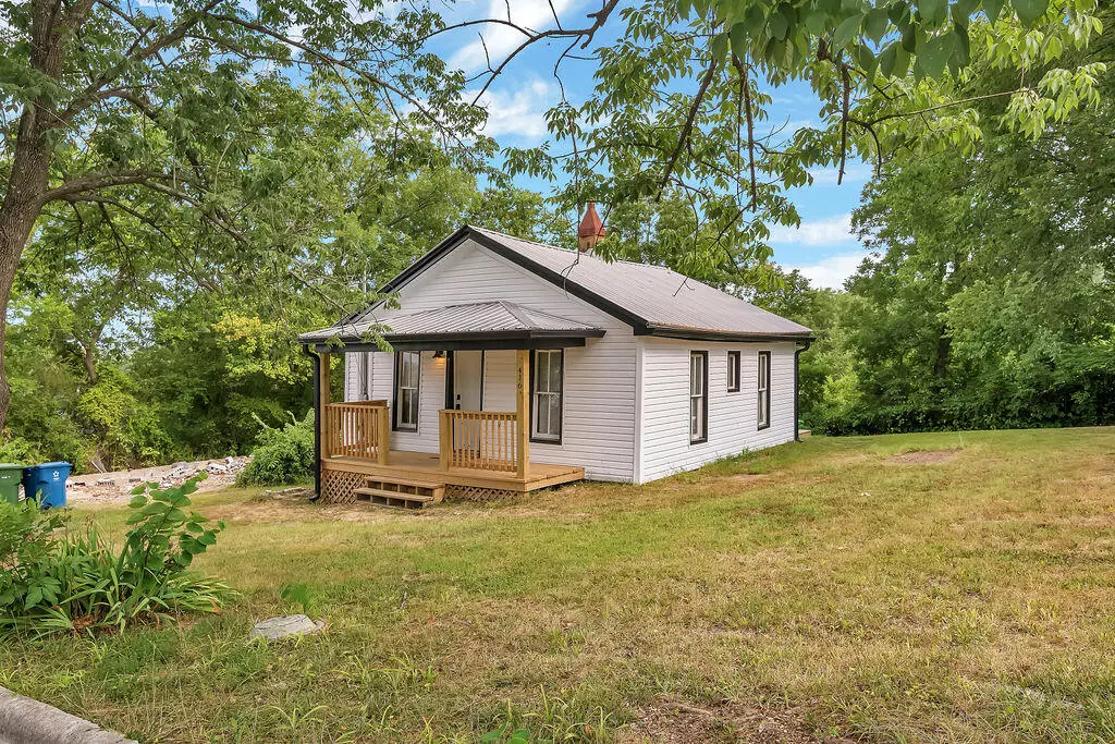 Branson, MO 65616,416 W College ST