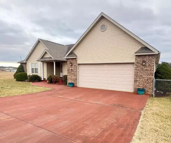 West Plains, MO 65775,1902 Knowles DR