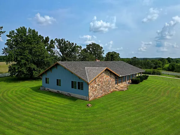 3266 Old Springfield Road, Mansfield, MO 65704