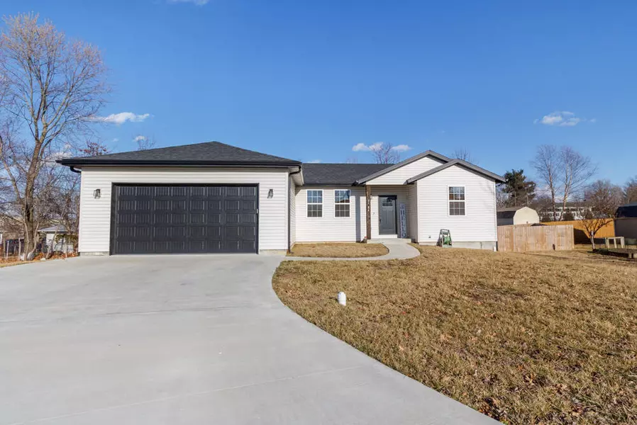 1434 Wynston CT, Lebanon, MO 65536