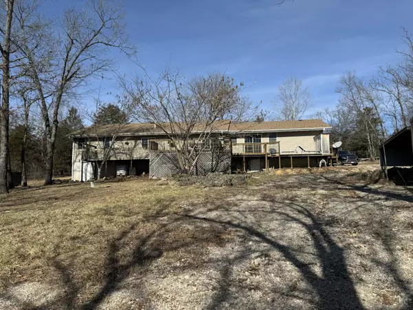 432 Uniqueville LN, Lampe, MO 65681