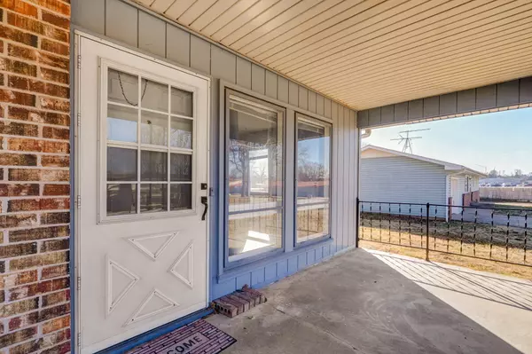 940 Wood ST, Mt Vernon, MO 65712