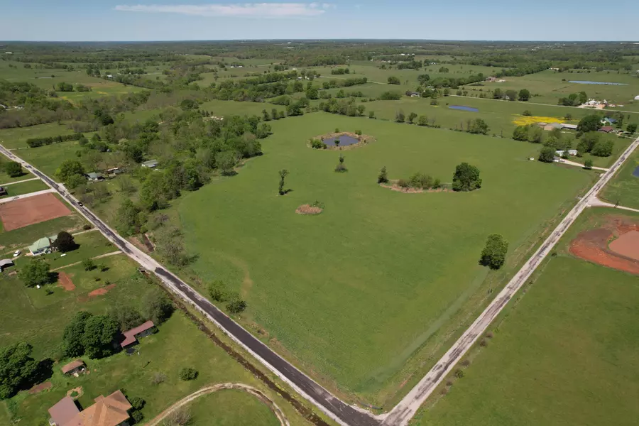 0000 Lawrence 1200, Aurora, MO 65605