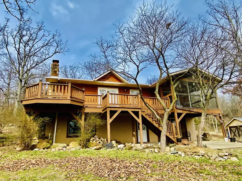 669 E Dade 68, Greenfield, MO 65661