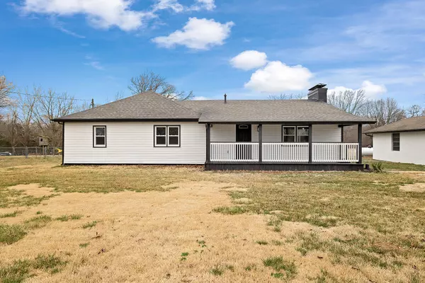 5767 N Farm Road 189, Springfield, MO 65803